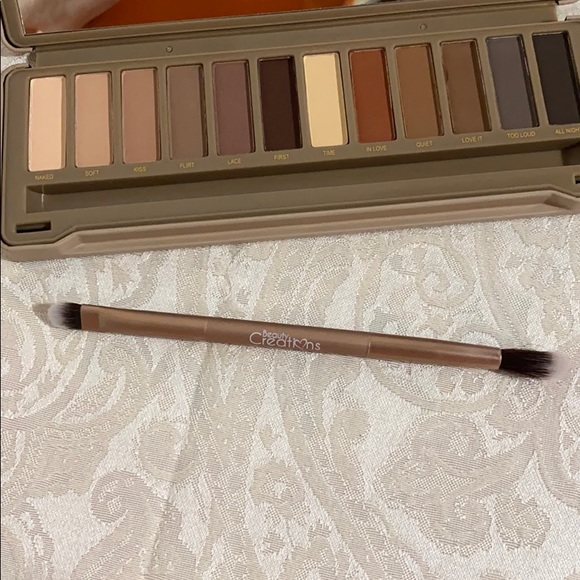 Beauty Creations Barely Nude 2 eye palette - Picture 4 of 4
